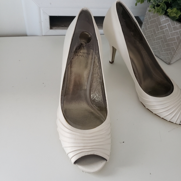 Adrianna Papell Boutique leather wedding party heels - Picture 3 of 7